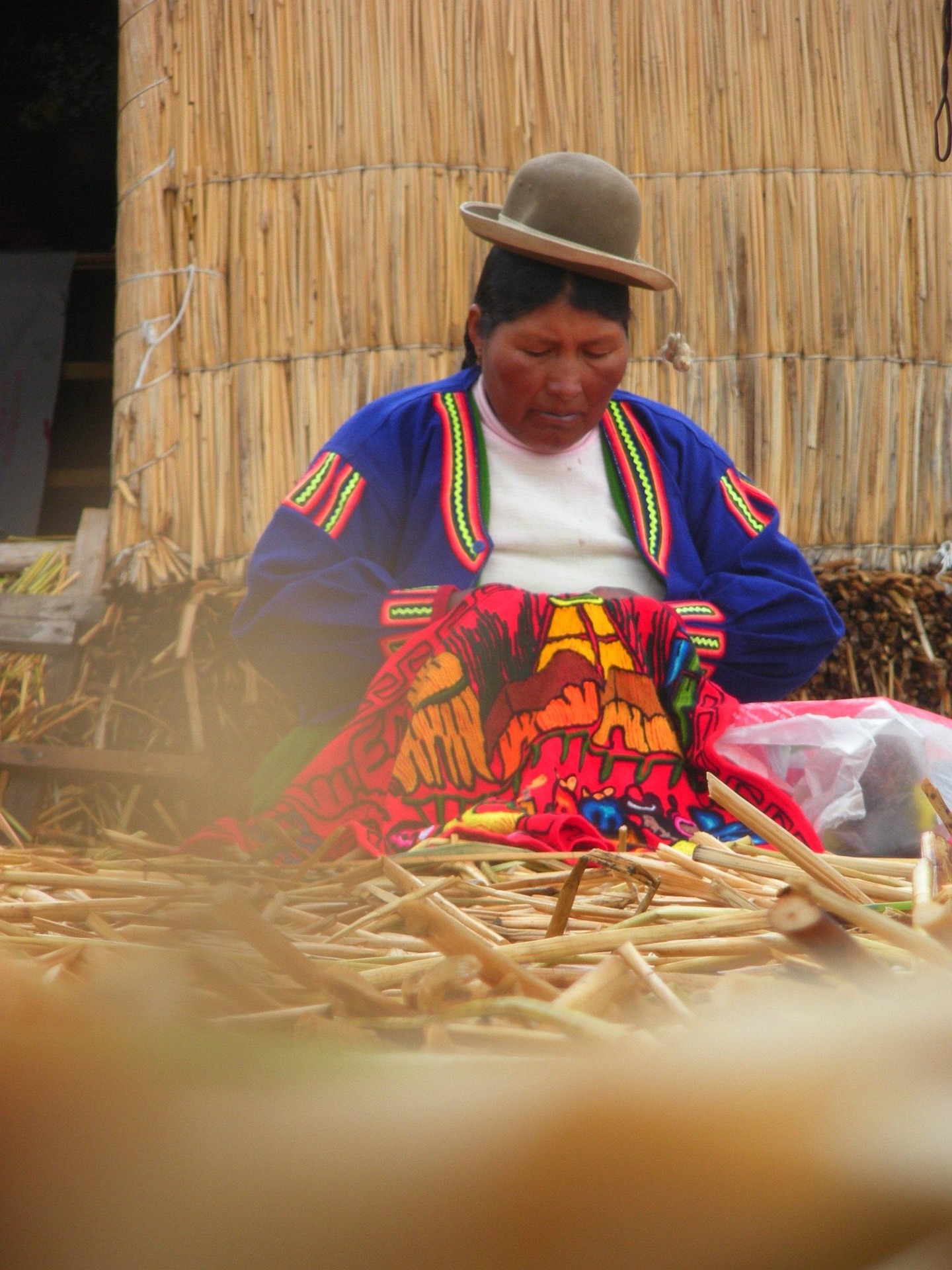 Lago Titicaca Full Day – Islas Uros y Taquile - Image 7